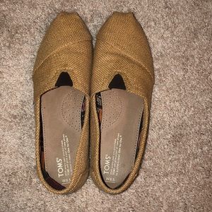 TOMS classic slip ons Size 8.5 Women’s